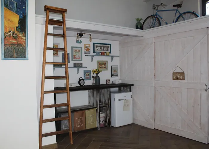 לינה וארוחת בוקר Caledonia מרקטו סן סברינו