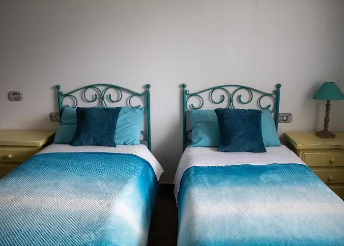 Caledonia לינה וארוחת בוקר