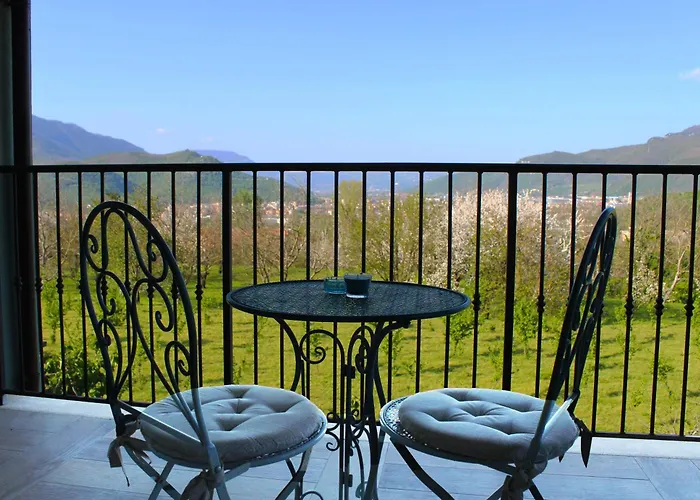 Caledonia לינה וארוחת בוקר