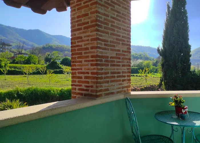 לינה וארוחת בוקר Caledonia 3*