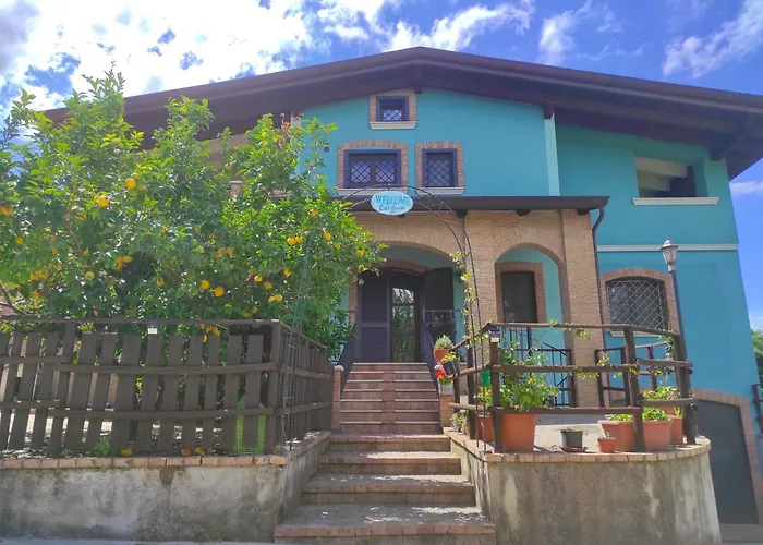 לינה וארוחת בוקר Caledonia 3*