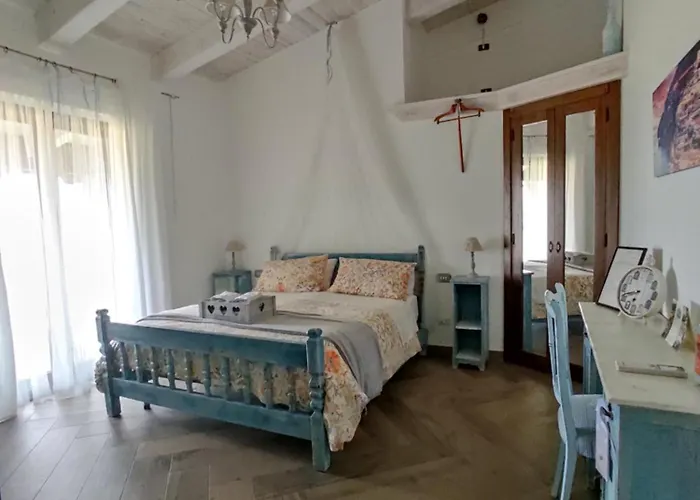 לינה וארוחת בוקר Caledonia מרקטו סן סברינו