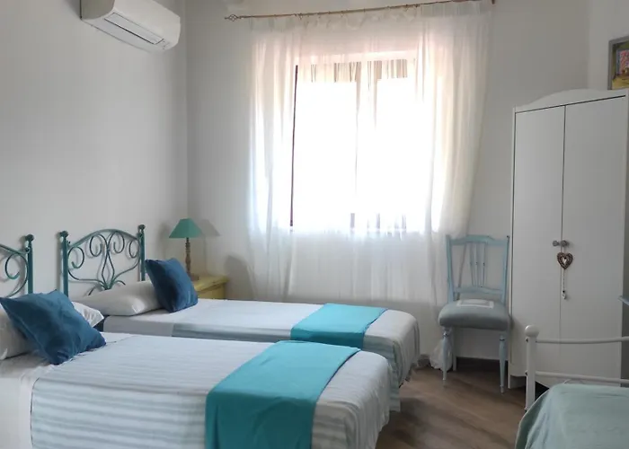 לינה וארוחת בוקר Caledonia